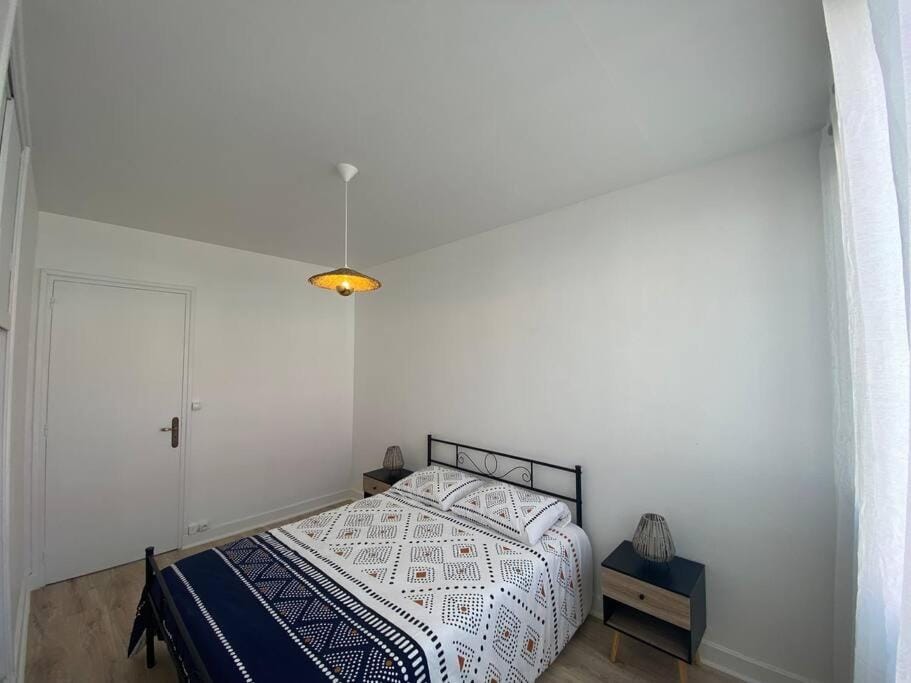 Bel appartement centre ville de Vierzon Apartment in Centre-Val de Loire