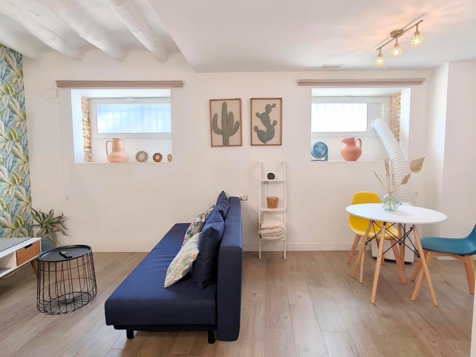 Living room, Photo of the whole room