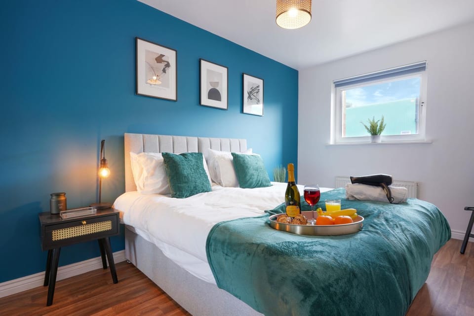 Food and drinks, Photo of the whole room, Bedroom