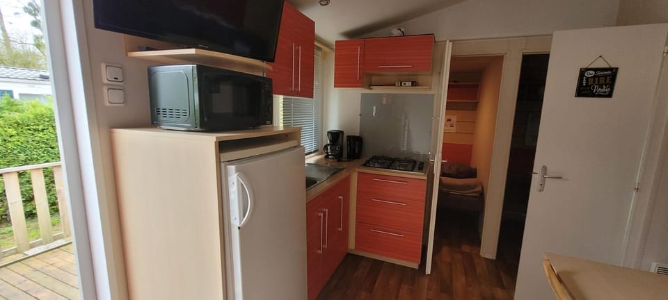 TV and multimedia, Kitchen or kitchenette, microwave, oven