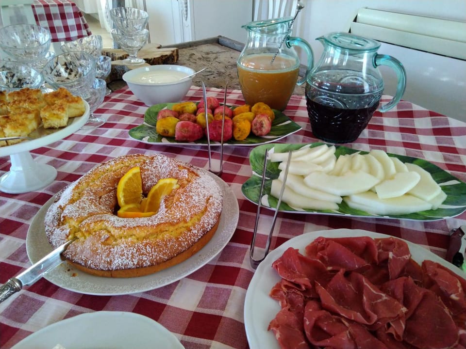 Food and drinks, Food, Family