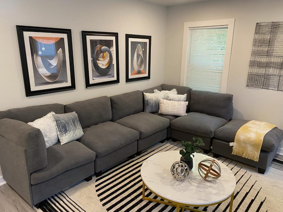 Living room, Seating area