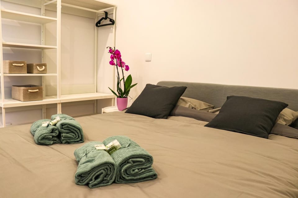 Bed, Bedroom