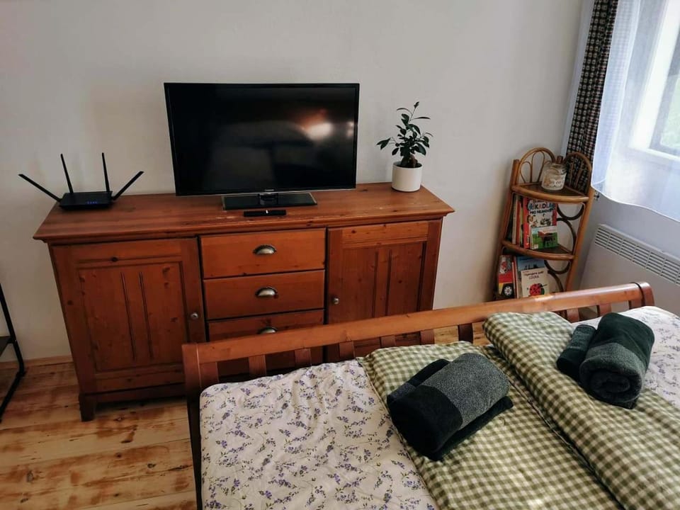 TV and multimedia, Bedroom, towels