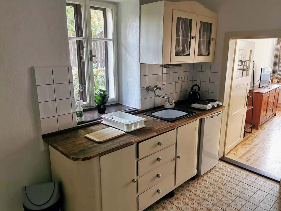 Kitchen or kitchenette, Kitchen or kitchenette, stove