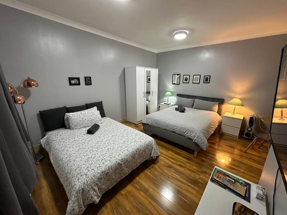 CENTRAL Ground Floor Studio Apartment in City of Westminster