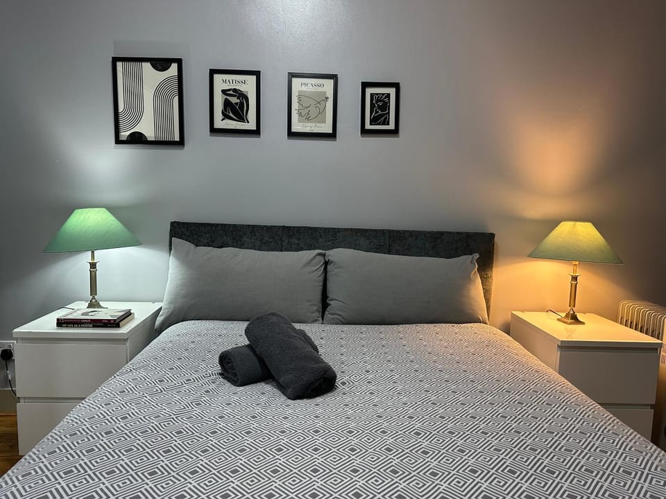 CENTRAL Ground Floor Studio Apartment in City of Westminster