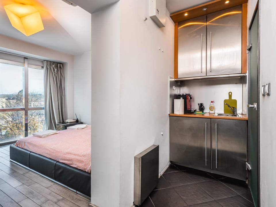 Bed, Kitchen or kitchenette, Bedroom, oven