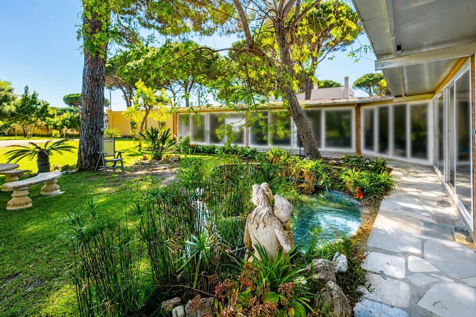 Property building, Spring, Day, Garden, Garden view