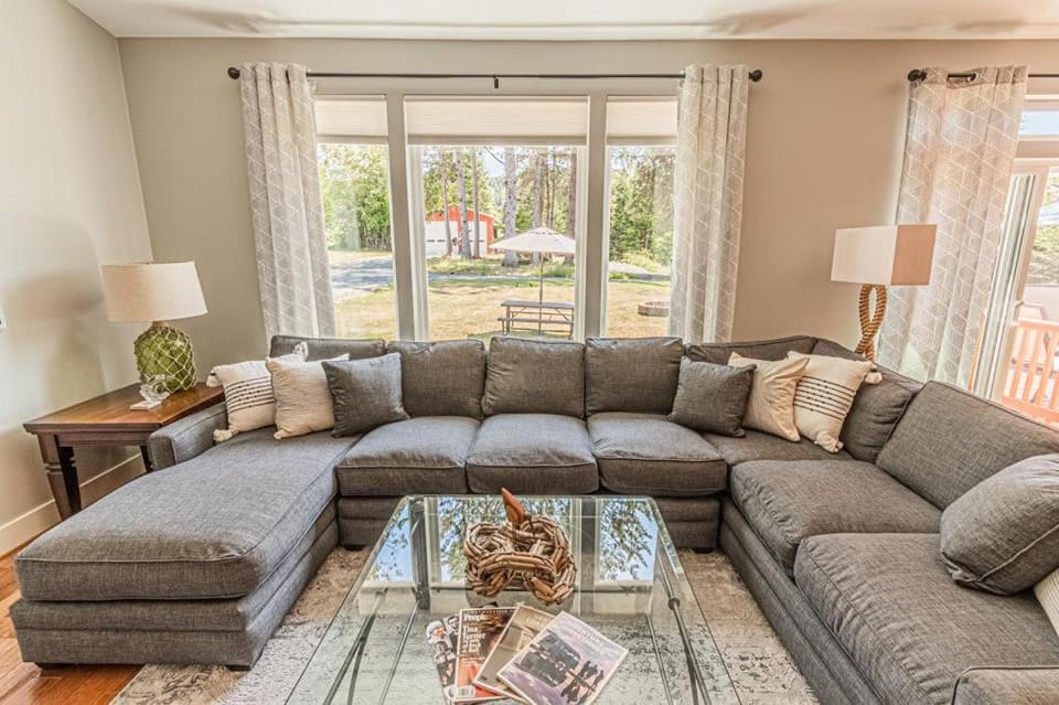 Wildwood West Beach Retreat House in Rockaway Beach