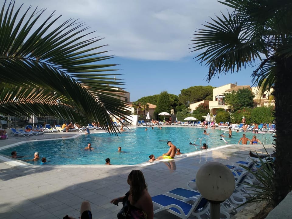 Swimming pool, Swimming pool, sunbed