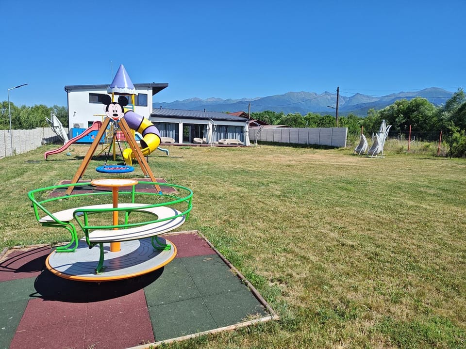 Day, Children play ground