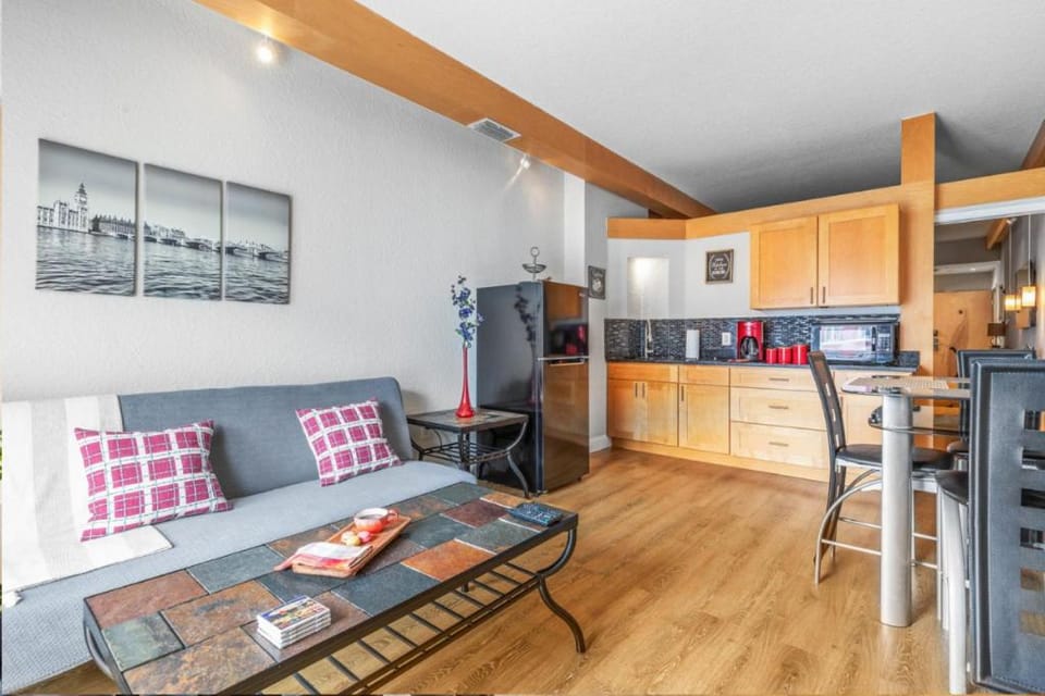 Living room, Dining area, kitchen