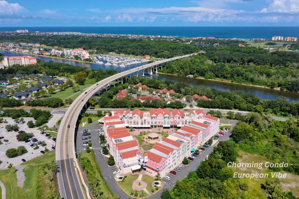 Property building, Day, Neighbourhood, Natural landscape, Bird's eye view, Sea view, Area and facilities, Location