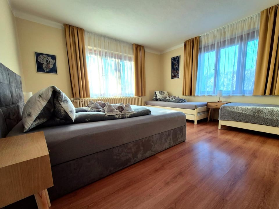 Ubytovanie Klinger - chata nad jazerom Bed and Breakfast in Slovakia