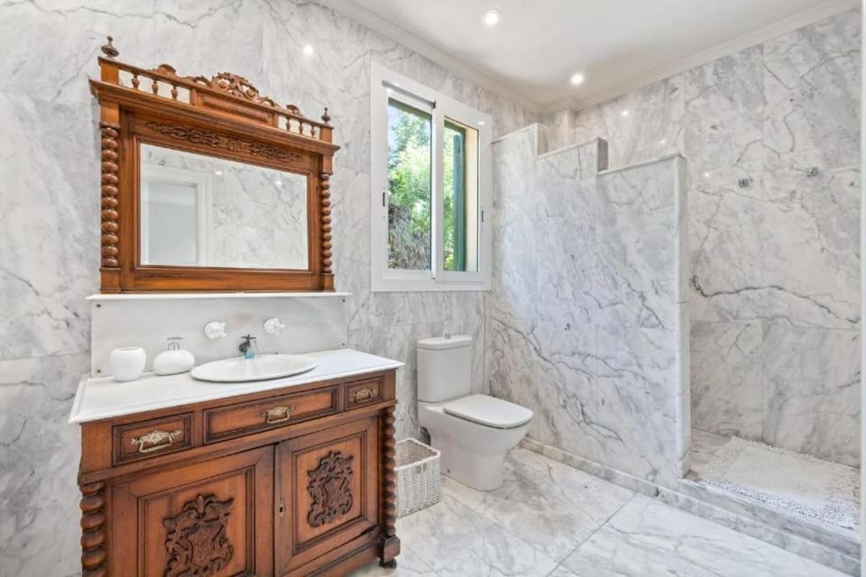 Shower, Bathroom, towels