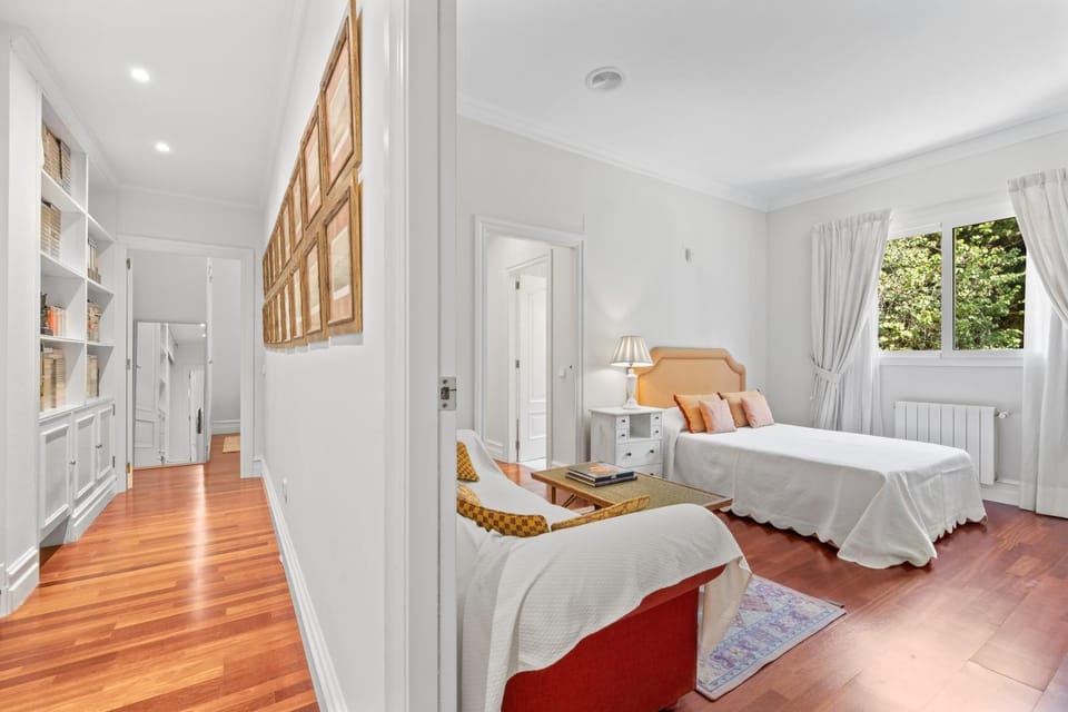 Bed, Photo of the whole room, Seating area, Bedroom, Garden view, safe, wardrobe