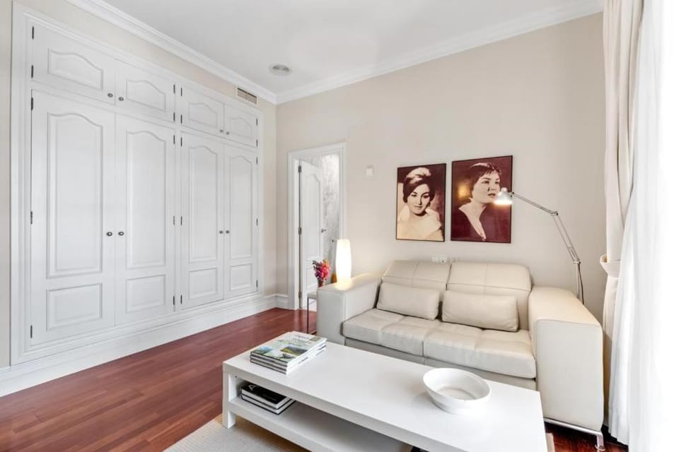 Bathroom, TV and multimedia, Living room, Seating area, wardrobe