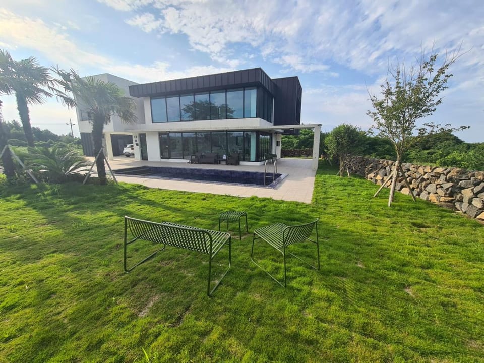 Garden, Garden view