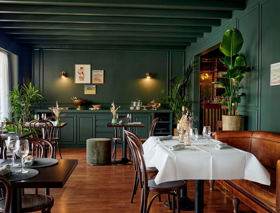 Restaurant/places to eat, Food and drinks, Decorative detail, Food