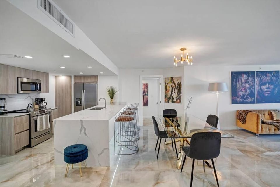 Kitchen or kitchenette, Living room, Dining area, dishwasher, minibar, pet friendly, stove