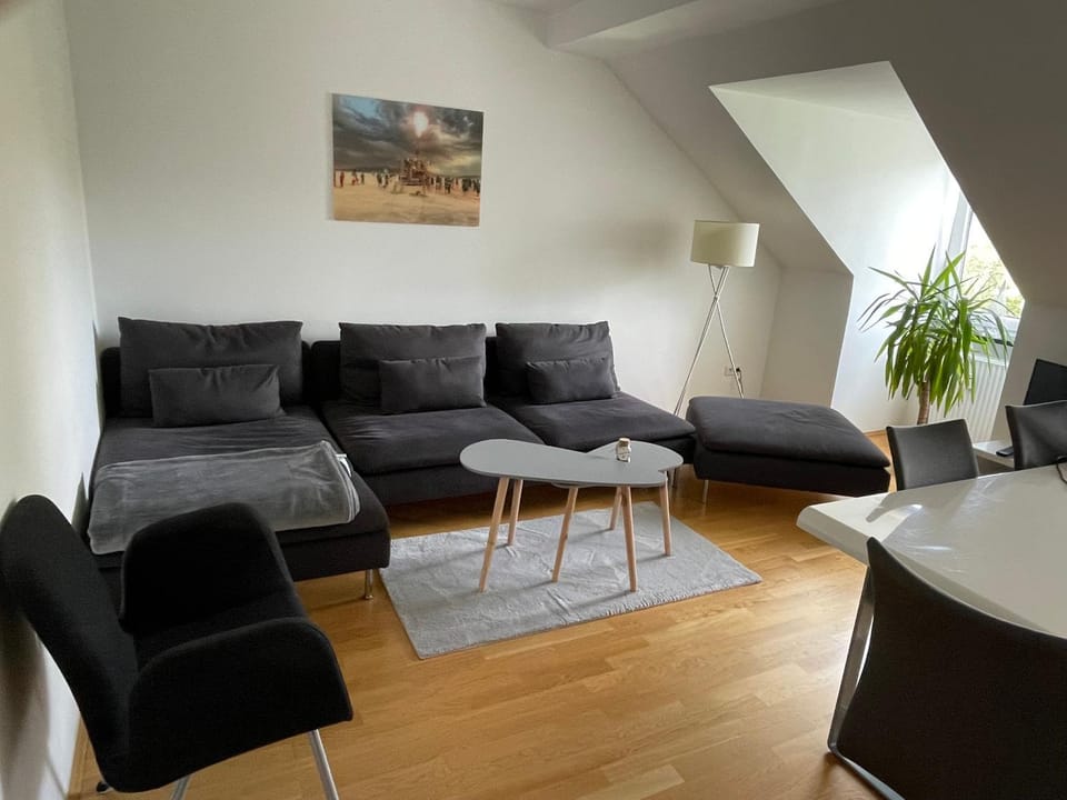 Communal lounge/ TV room, Living room, Seating area