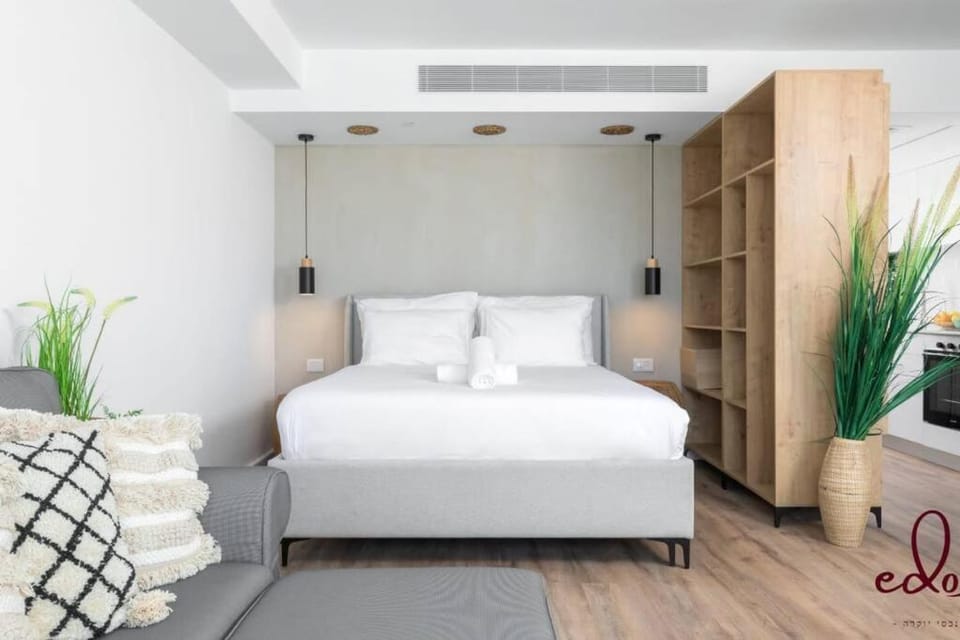Bed, Bedroom, air conditioner