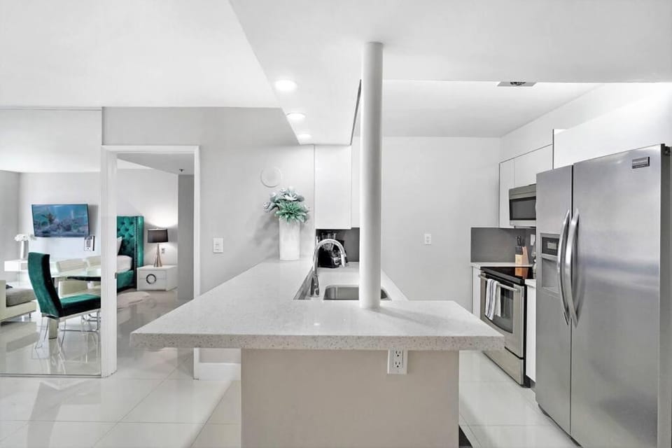 Kitchen or kitchenette, Dining area, dishwasher, minibar, pet friendly, stove