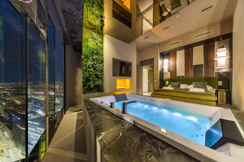 Night, Hot Tub