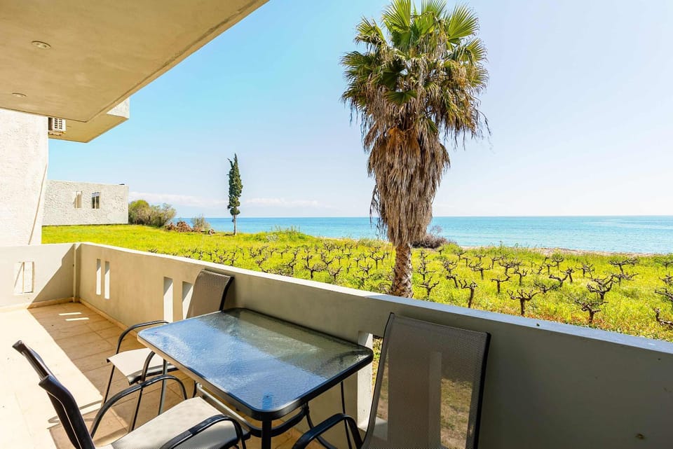 Beachfront Nest Memi, Koroni - Seaheaven Houses - A2 Apartment in Messenia