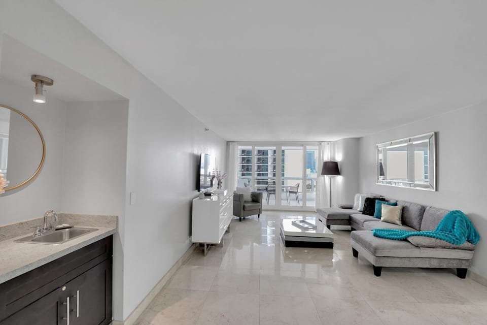 Living room, Photo of the whole room, Seating area