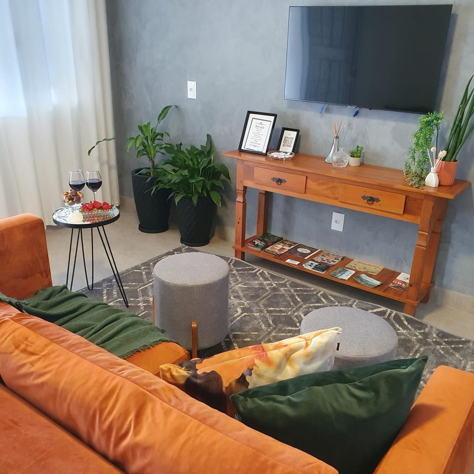Communal lounge/ TV room, TV and multimedia, Living room, Seating area, Evening entertainment