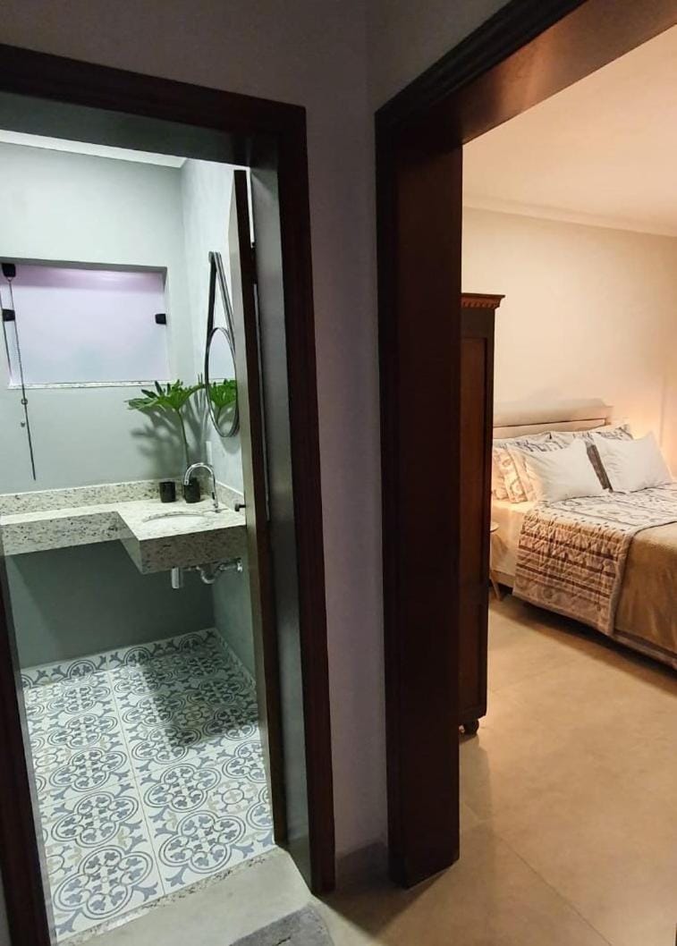 Shower, Bed, Bathroom, Photo of the whole room, Bedroom, towels