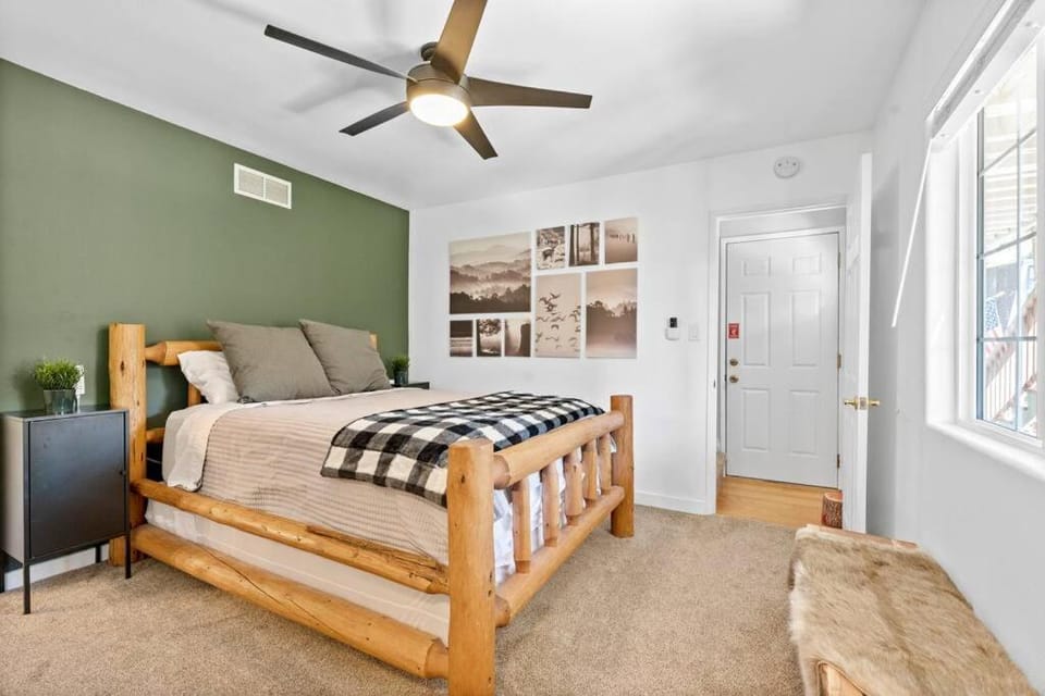 Cozy Cabin perfect for 2 Families Cabin in Big Bear