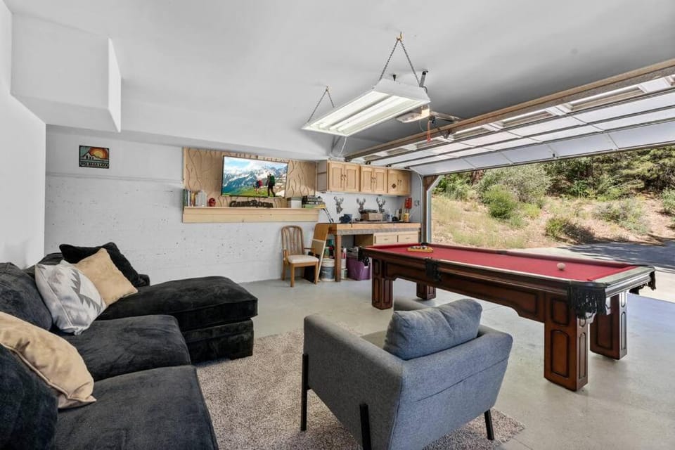 Cozy Cabin perfect for 2 Families Cabin in Big Bear