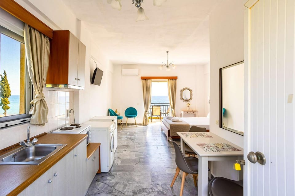 Beachfront Nest Memi, Koroni - Seaheaven Houses - B4 Inn in Messenia