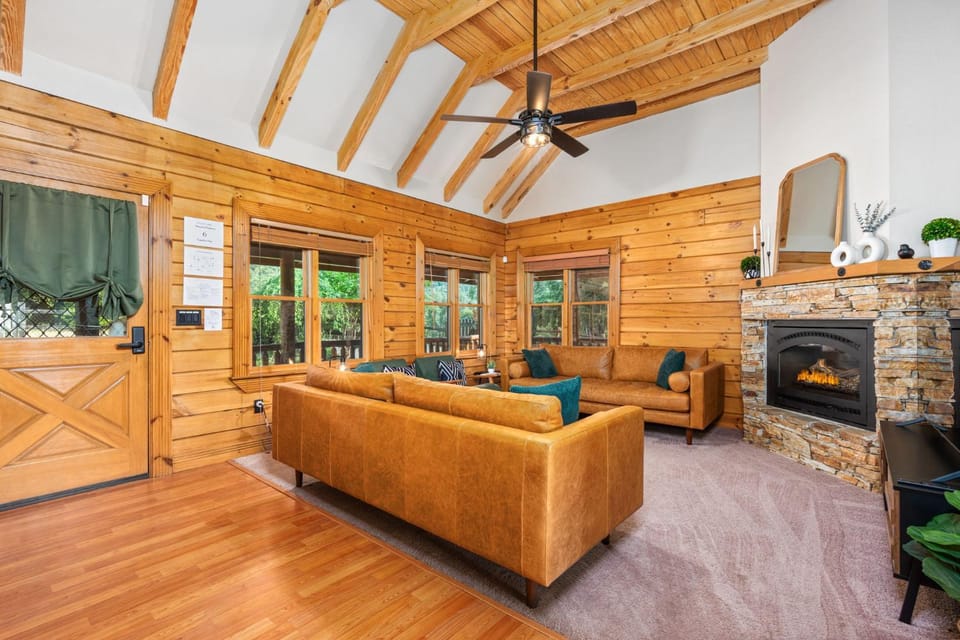 Living room, Seating area, fireplace