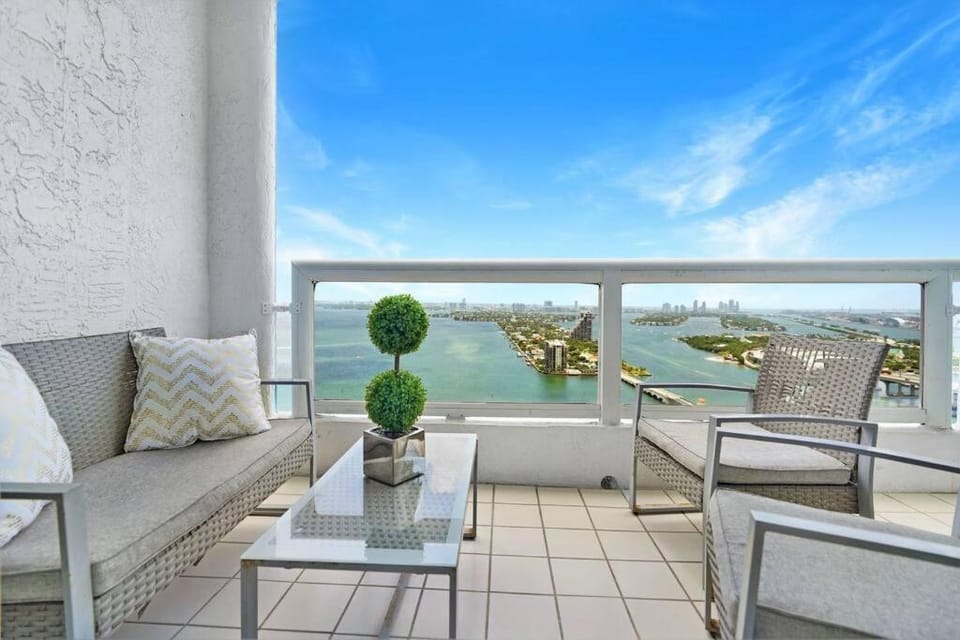 Natural landscape, View (from property/room), Balcony/Terrace, Sea view