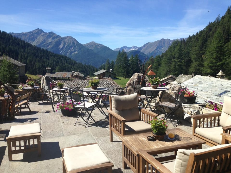 Garden, Balcony/Terrace, Mountain view