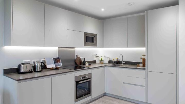 Stylish Furnished Rooms In Barking Centre Bed and Breakfast in Barking