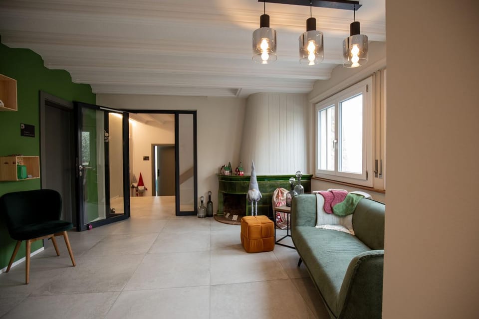 Communal lounge/ TV room