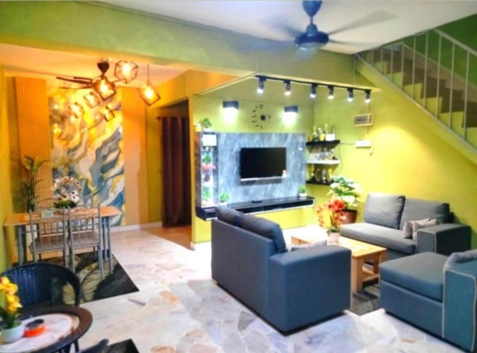 HOMESTAY Rezeki Apartment in Perak Tengah District