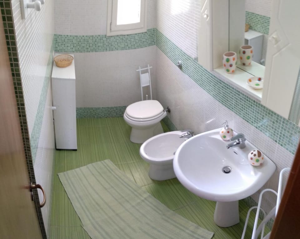Toilet, Bathroom, Bathroom
