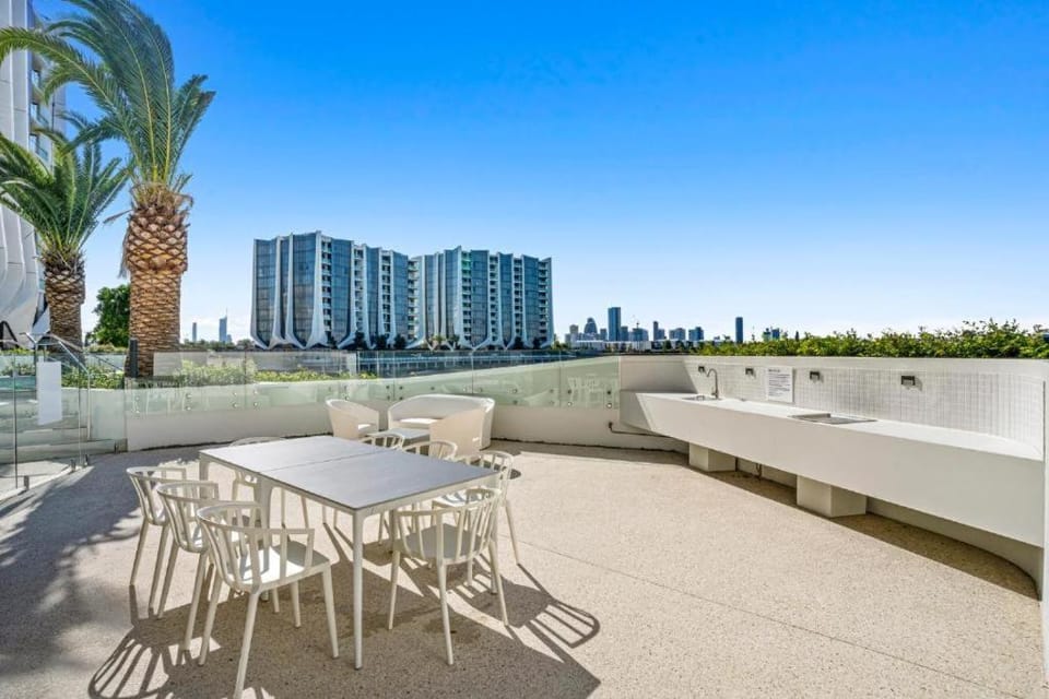 BBQ facilities, City view