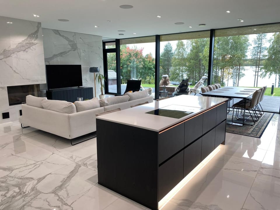 Communal lounge/ TV room