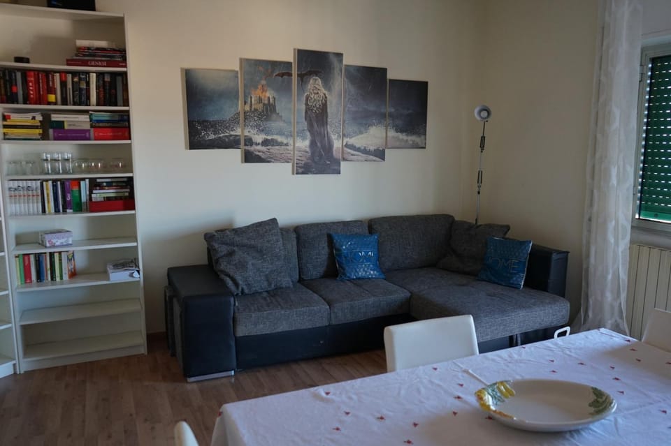 Library, Living room, Seating area