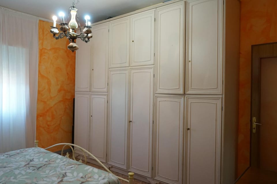 Bed, Photo of the whole room, Bedroom, wardrobe