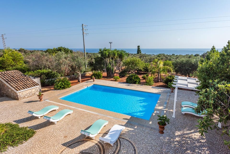 Day, Natural landscape, Pool view, Sea view, Swimming pool, sunbed
