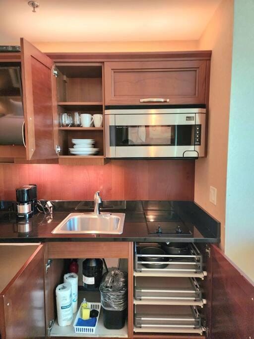 The Signature at MGM Condo! Stunning Strip Views & No Resort Fees! Apartment in Las Vegas Strip