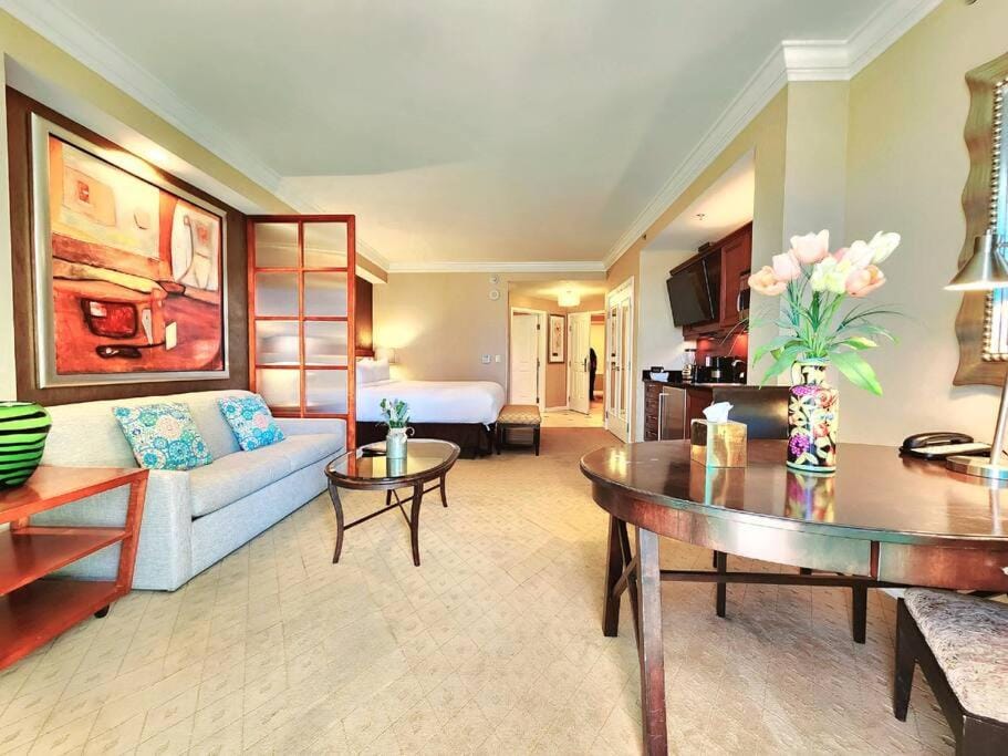 Living room, Photo of the whole room, Seating area, Dining area